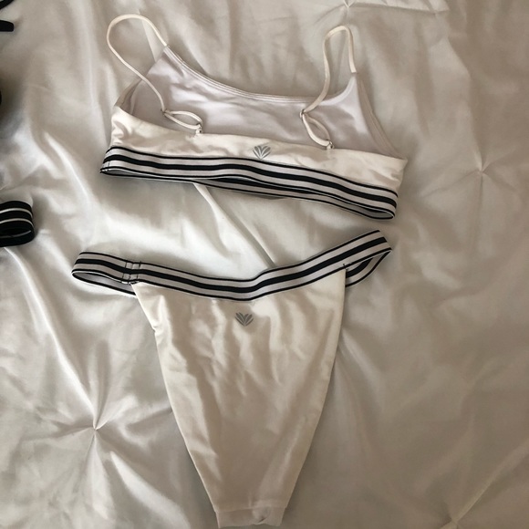 Sporty Bikini Bundle - Picture 3 of 7